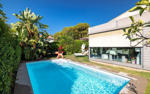 EN PLEIN COEUR DU CAP FERRAT- VILLA D’ARCHITECTE