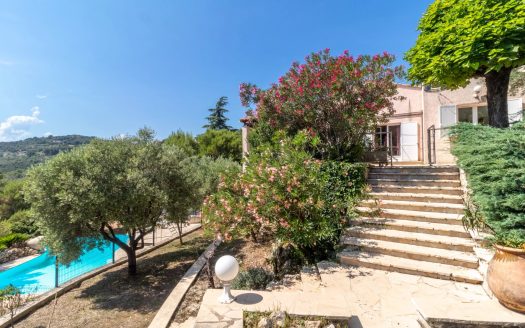 Villa Provençale La Turbie – 6 Chambres – Piscine – Terrain 1935 m² – Proche Monaco