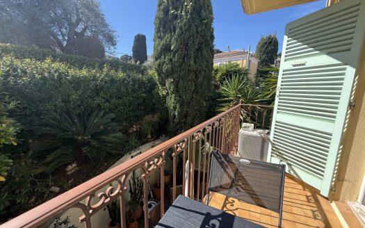 Saint Jean Cap Ferrat, studio de prestige, avec balcon et cave