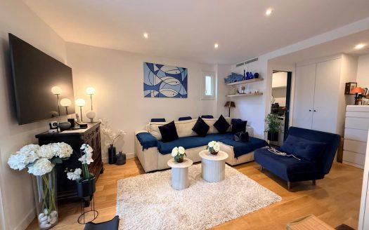 Appartement de charme avec terrasse plein sud — À deux pas des plages et des commerces