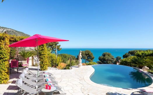 Eze, Bord de mer